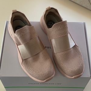 APL Techloom peach sneakers with box
